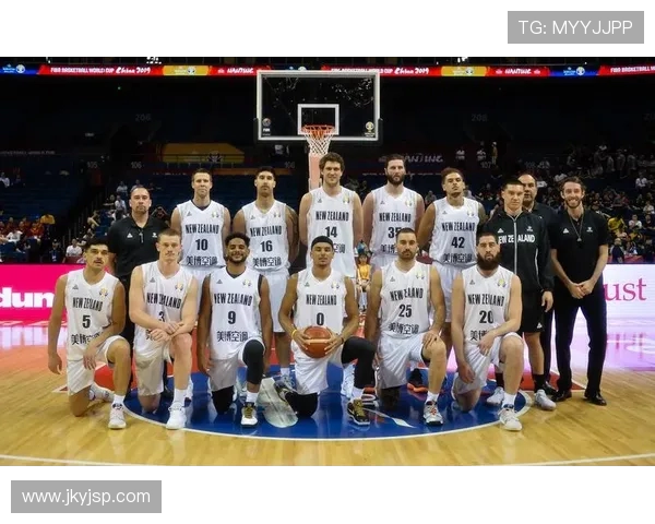 武汉篮球队与南京篮球队赛后分析实力对比与战术总结