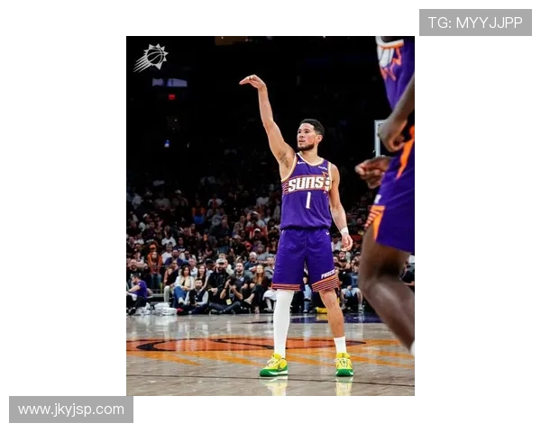 德文布克领衔太阳队崛起成NBA新星的背后故事与奋斗历程